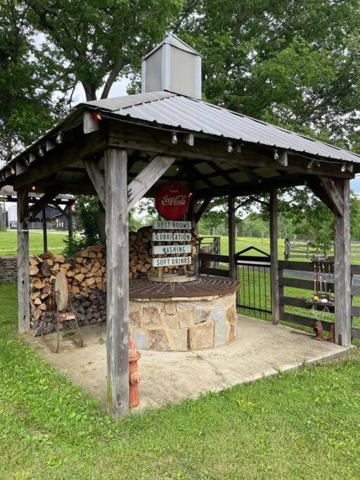 Bourbon Trail Cabin On The Farm Lawrenceburg Екстериор снимка