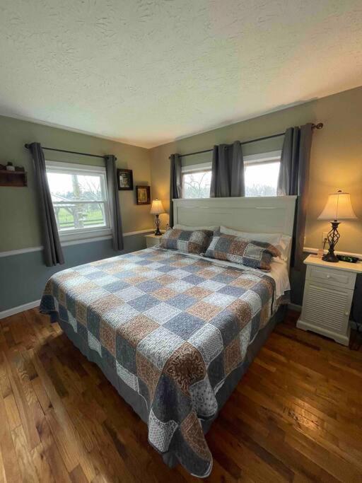 Bourbon Trail Cabin On The Farm Lawrenceburg Екстериор снимка