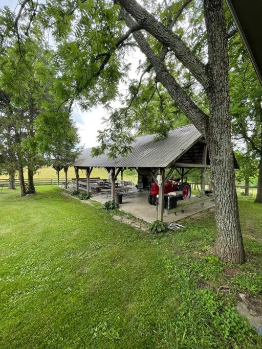 Bourbon Trail Cabin On The Farm Lawrenceburg Екстериор снимка