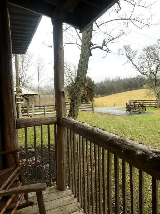 Bourbon Trail Cabin On The Farm Lawrenceburg Екстериор снимка