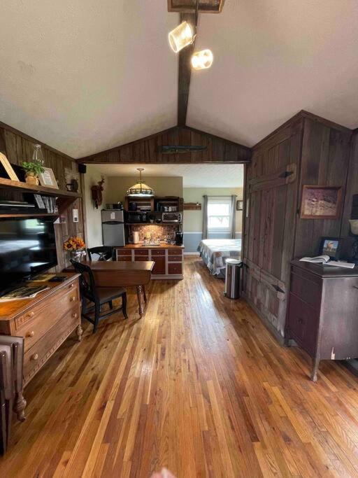 Bourbon Trail Cabin On The Farm Lawrenceburg Екстериор снимка