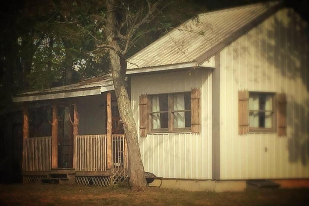 Bourbon Trail Cabin On The Farm Lawrenceburg Екстериор снимка